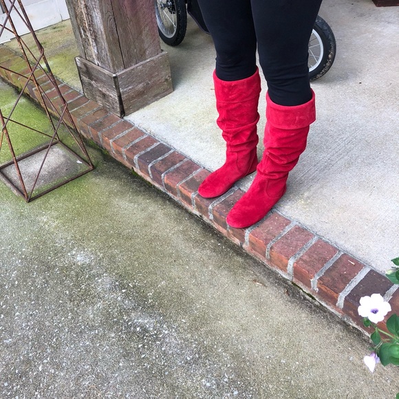 Gianni Gini Shoes - Slouchy red suede boots